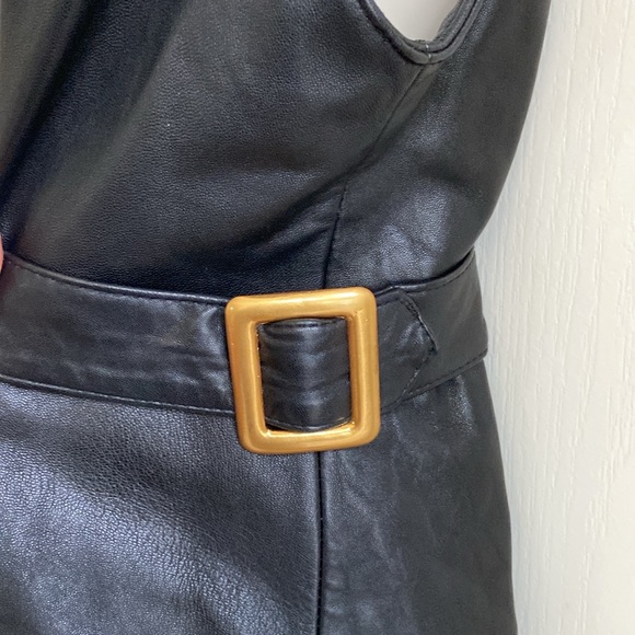 Leather vest with side buckles - Picture 2 of 8